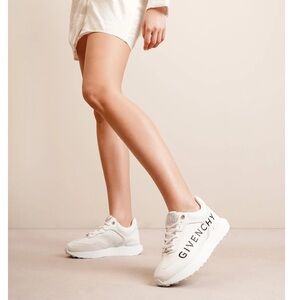 Authentic Givenchy GIV Runner Logo Sneakers White 7 37